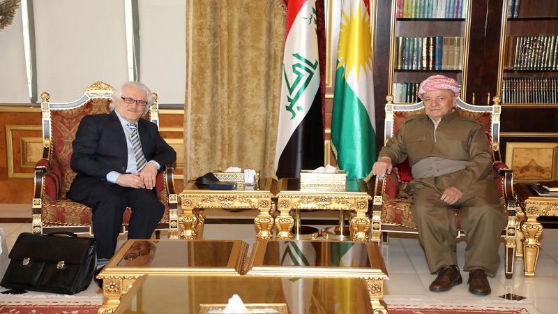 سەرۆک بارزانى: د. فەریاد فازڵ ڕۆلێکی گرنگیان لە پێشخستنی زمانی کوردیدا هەبووە